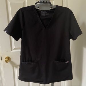 Figs Casma 3 pocket scrub top